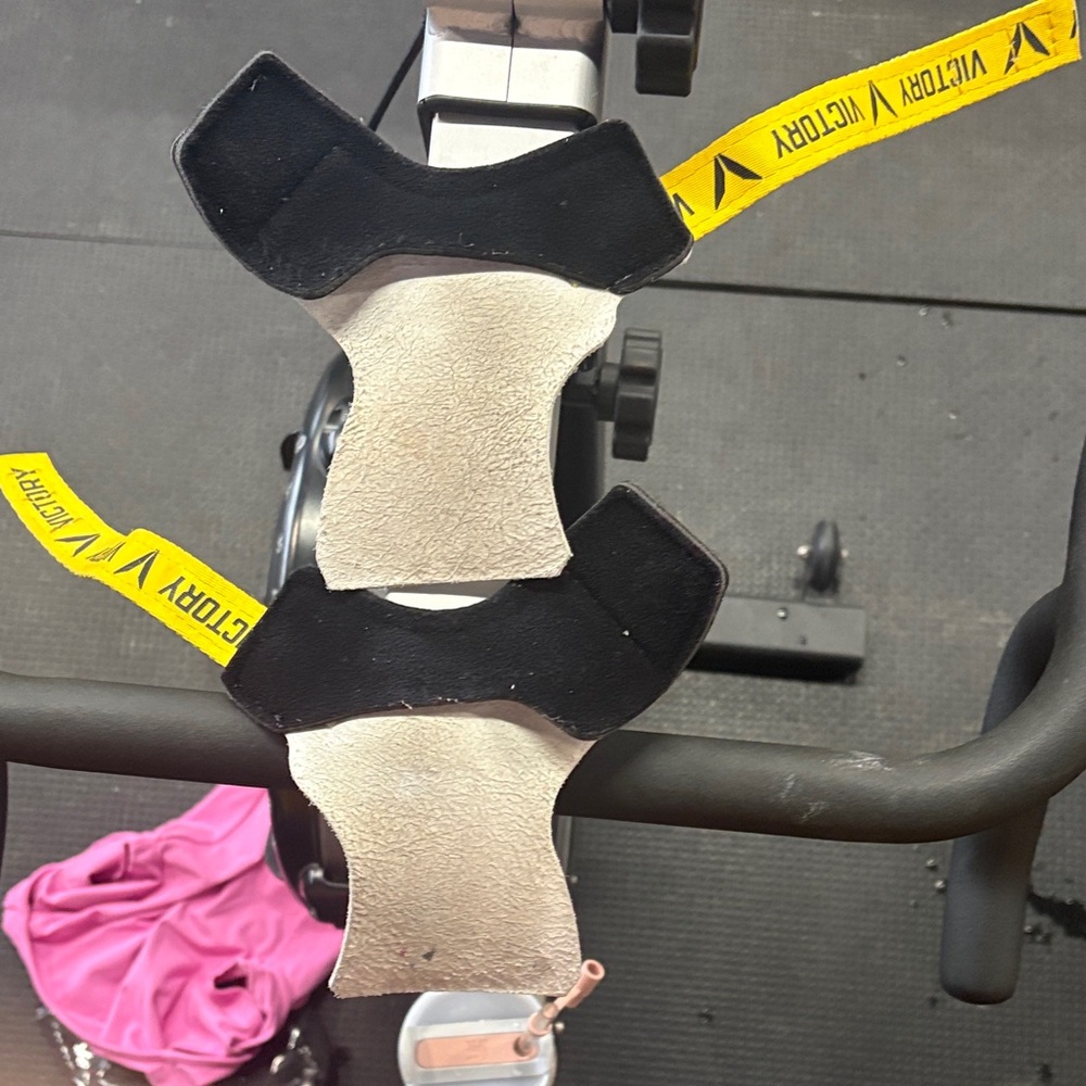 Victory Weightlifting Grips - Picture 2 of 3